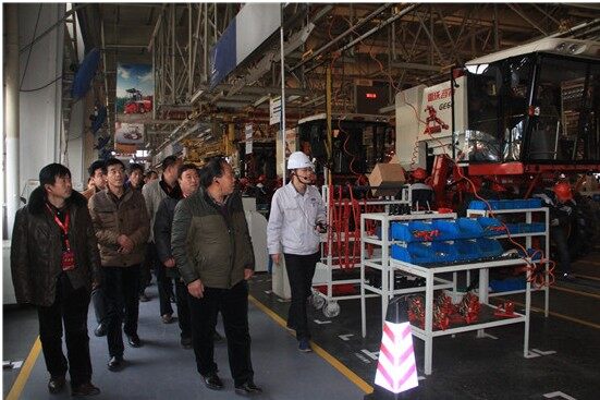 零距離感受精彩雷沃，心飛揚共享財富人生